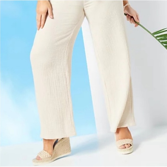 Vince Camuto Stylish Wedges, 5.5 - Picture 6 of 7